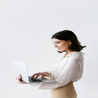 Ascolto attivo vs. sentire: esercizi pratici per connettersi davvero - abilita comunicative