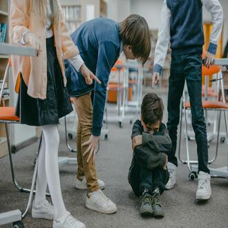 Cyberbullismo e rischi digitali: la nuova faccia del bullismo scolastico - bullismo scolastico