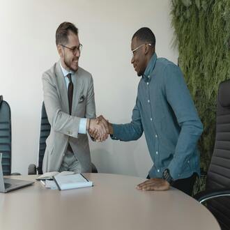 Guida alla negoziazione salariale: come ottenere la migliore offerta di lavoro