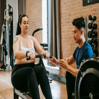 I migliori esercizi che il tuo personal trainer ti consiglierà per tonificarti - allenatore personale