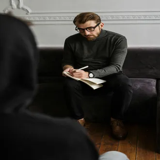 Il mito della razionalità: perché compriamo con emozione e giustifichiamo con la logica - tecniche persuasione manipolazione