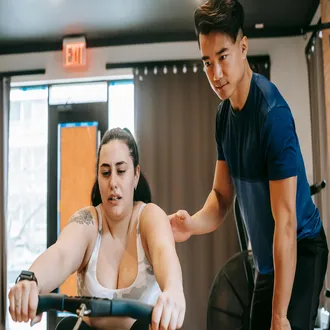 Personal trainer e nutrizionista: come combinarli per ottenere risultati migliori - allenatore personale