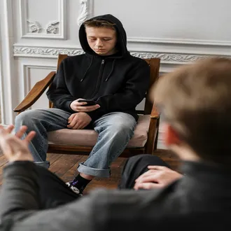 Segnali in aula: come i docenti possono rilevare il maltrattamento in casa